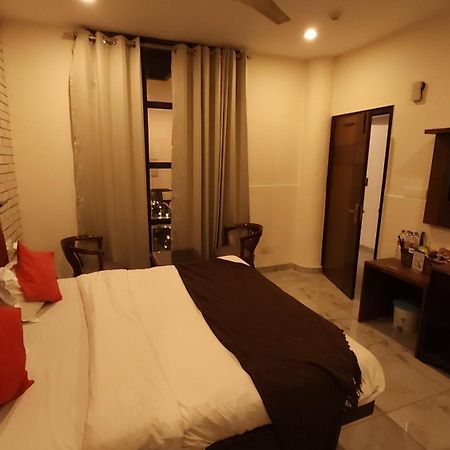Hotel Multitech Premium Chandīgarh 외부 사진
