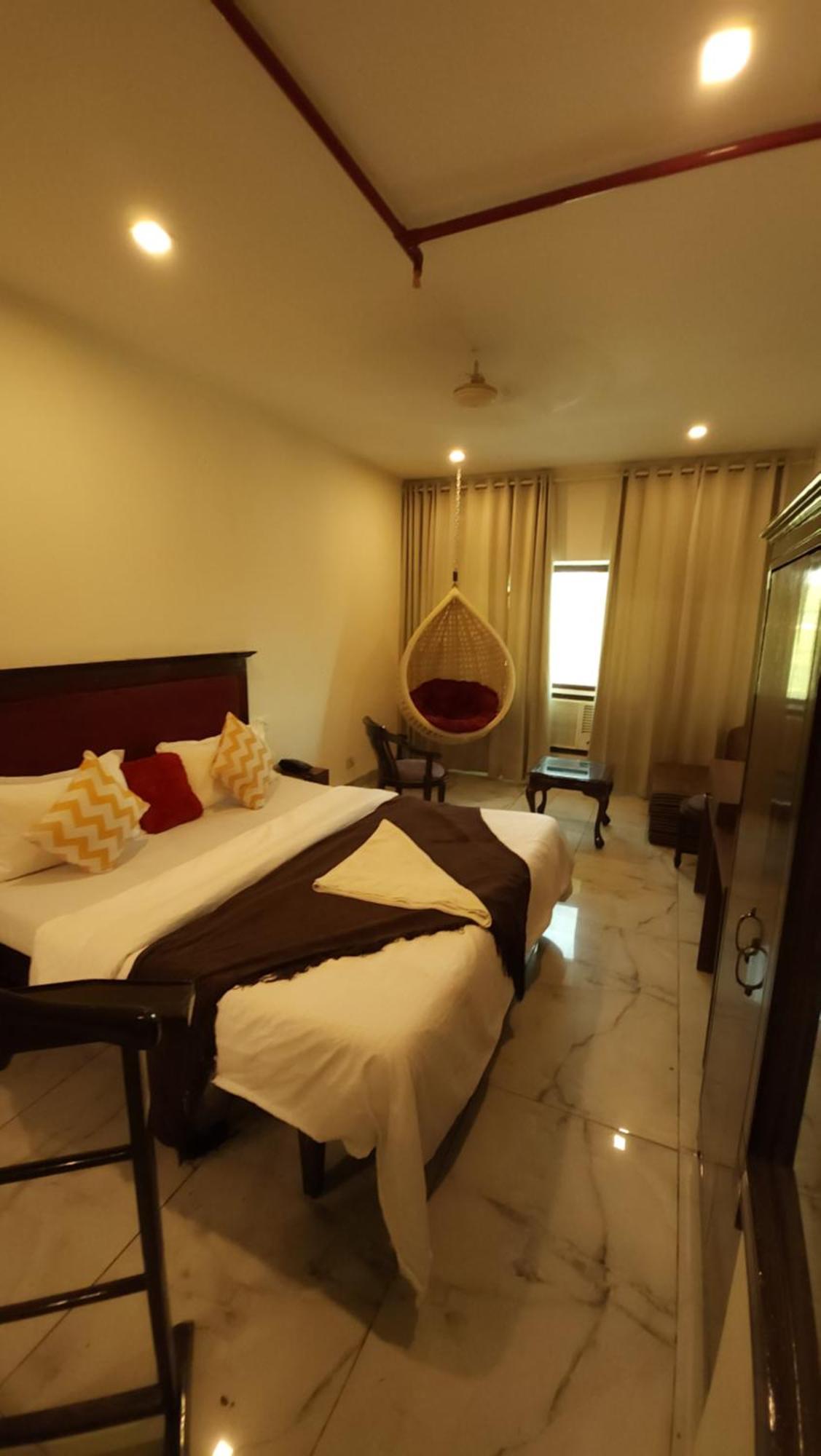 Hotel Multitech Premium Chandīgarh 외부 사진