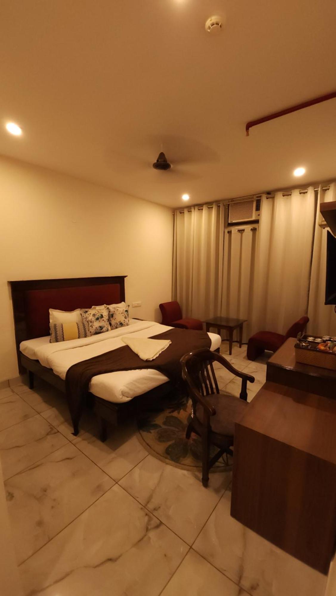 Hotel Multitech Premium Chandīgarh 외부 사진