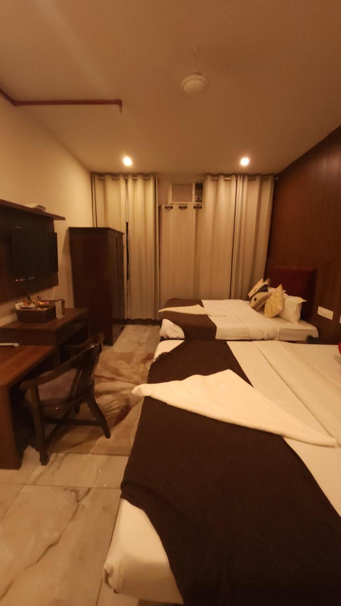 Hotel Multitech Premium Chandīgarh 외부 사진