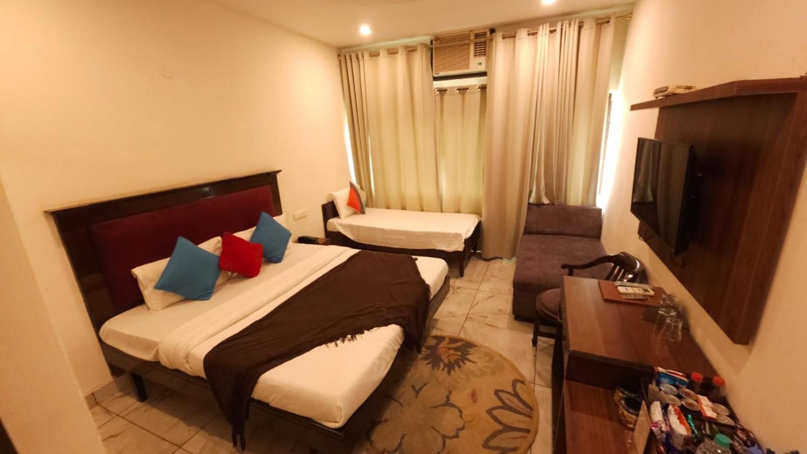 Hotel Multitech Premium Chandīgarh 외부 사진